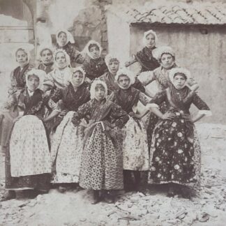 Photographie albuminée Adolphe Terris Marseille jeunes filles costume provençal vers 1865