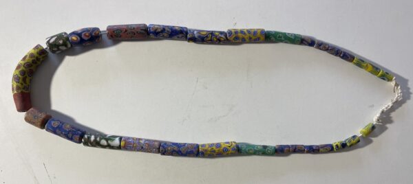 Collier ancien en perles millefiori murrine Venise probable 168 g 37 cm
