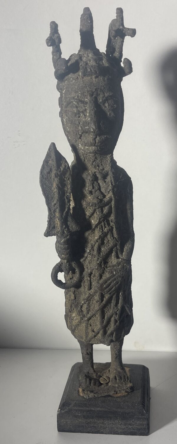 Oba en tenue de guerre Benin Bronze IFE 27 cm fin du XXe