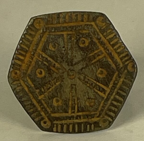 Bague chevalière en bronze style ancien Motif talismanique géométrique 8 grammes