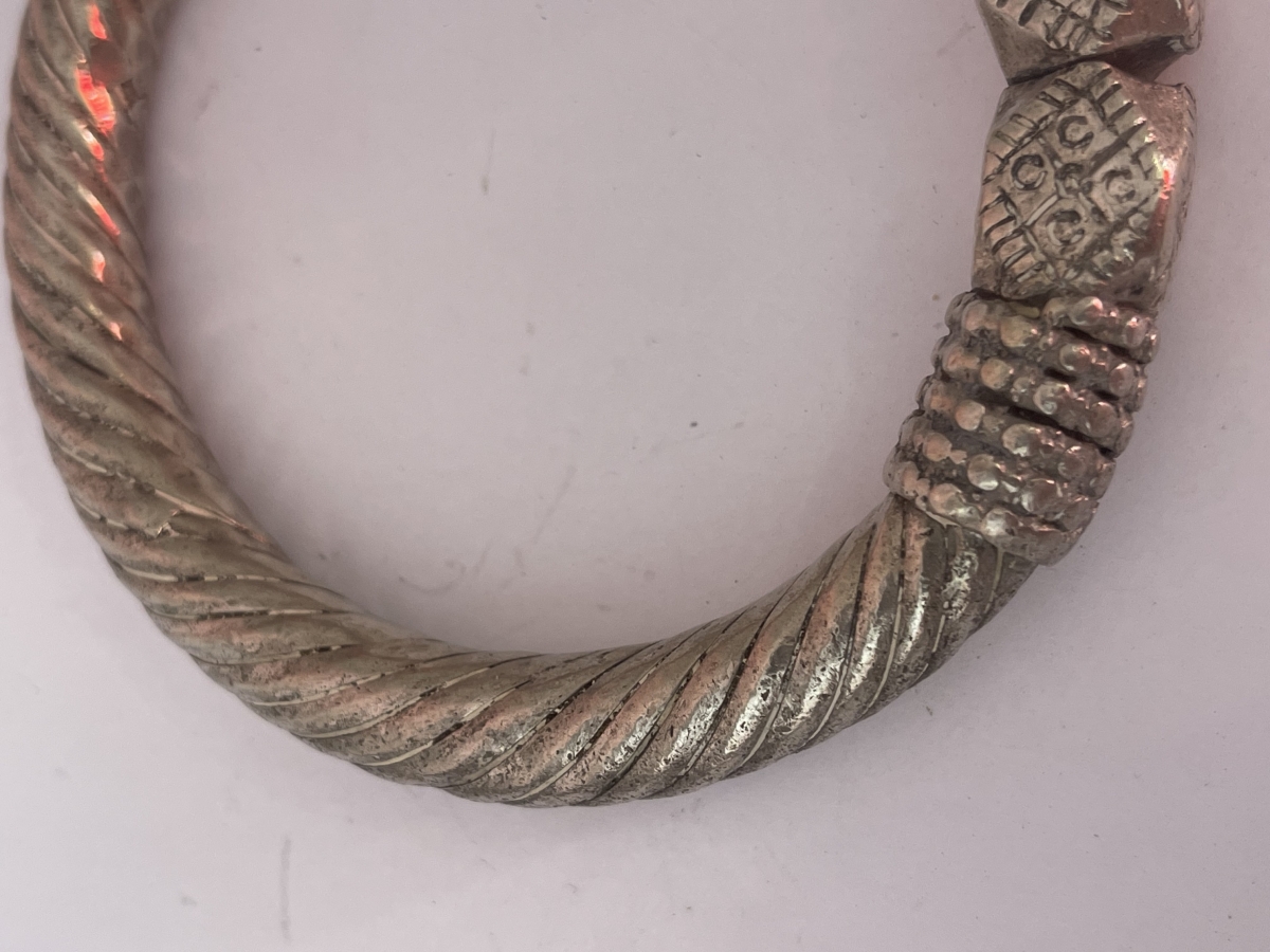 Antique Yemen Taiz Silver Tribal Bracelet Heavy Bedouin Jewelry 304g – Image 8