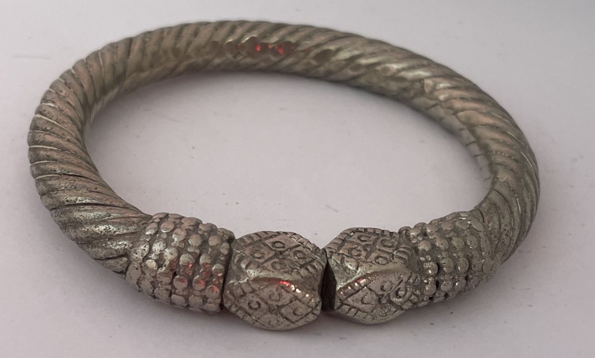 Antique Yemen Taiz Silver Tribal Bracelet Heavy Bedouin Jewelry 304g – Image 4