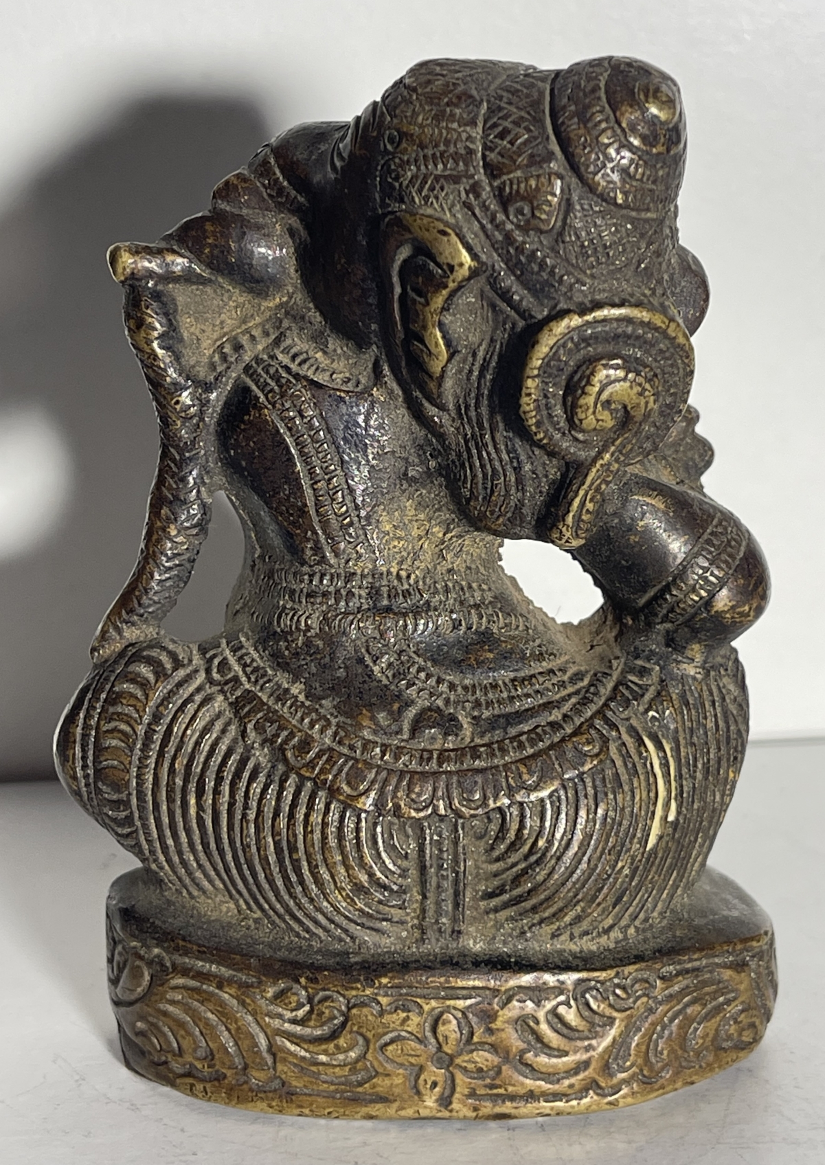 Antique South Indian Bronze Ganesha Playing Flute Venu Ganesha Hindu Sculpture 19th Century – Image 6