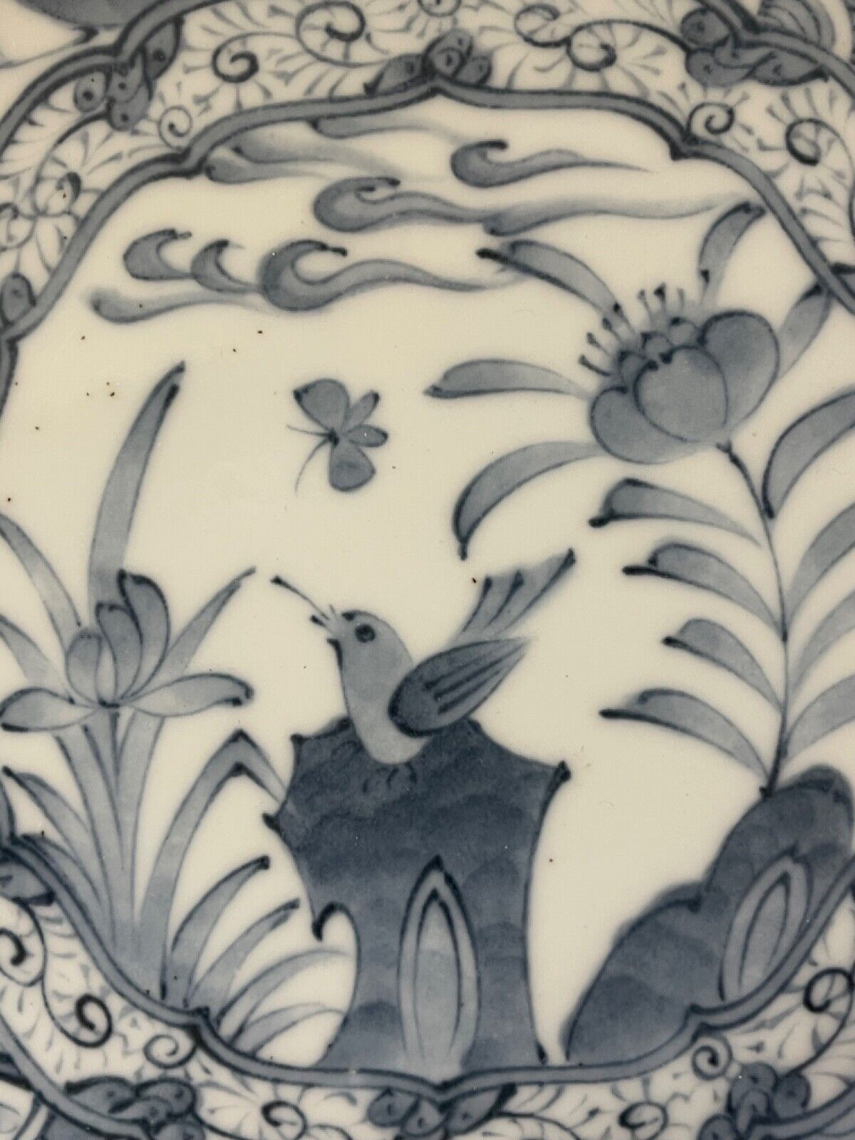 Antique Japanese Blue & White Porcelain Plate Bird Decor Edo Meiji Period 21.5 c – Image 2