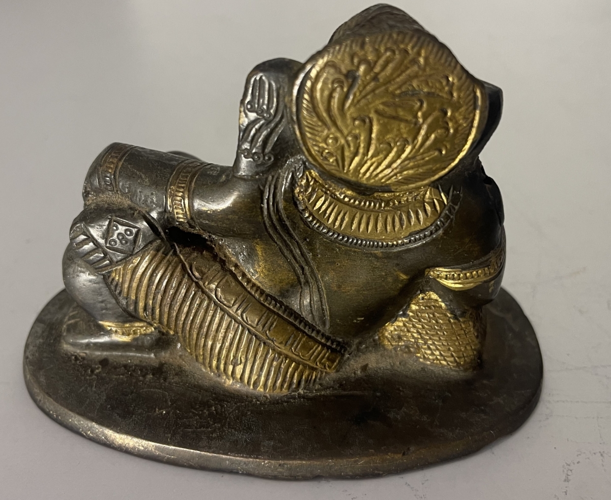 Statue ancienne de Ganesha allongé en bronze Inde du Sud Style Chola Eléphant – Image 6