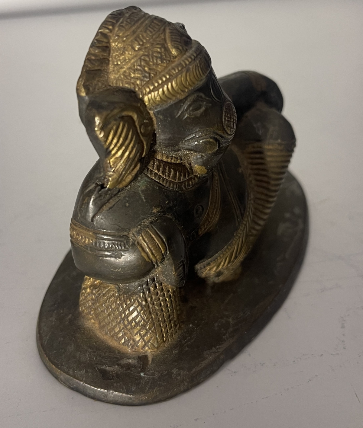 Statue ancienne de Ganesha allongé en bronze Inde du Sud Style Chola Eléphant – Image 5