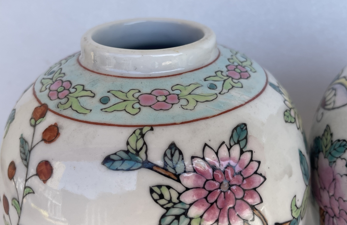 China Pair 19th Century Famille Rose Porcelain Ginger Jars Flowers Butterflies – Image 2