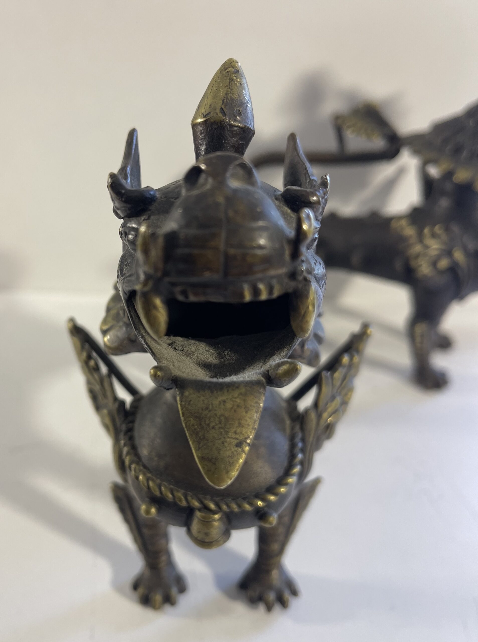 Chine Pair Antique Chinese Bronze Mythical Guardian Beasts Male Female 19th – Image 18