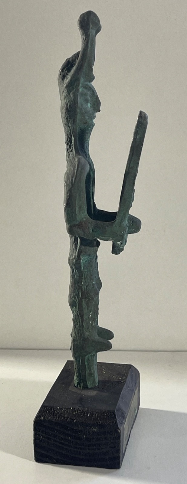 Sardinia Nuragic Warrior Bronze Sculpture on Wooden Base 20th Century Replica – Image 12